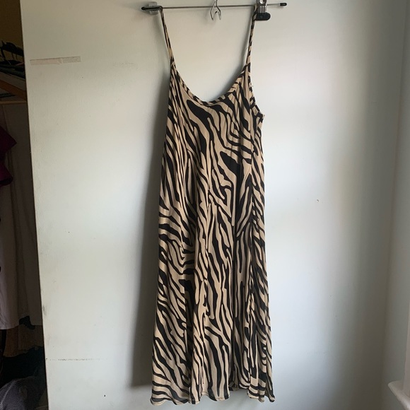 Zebra Printed Le Chateau Babydoll Dress Size S - Picture 4 of 4
